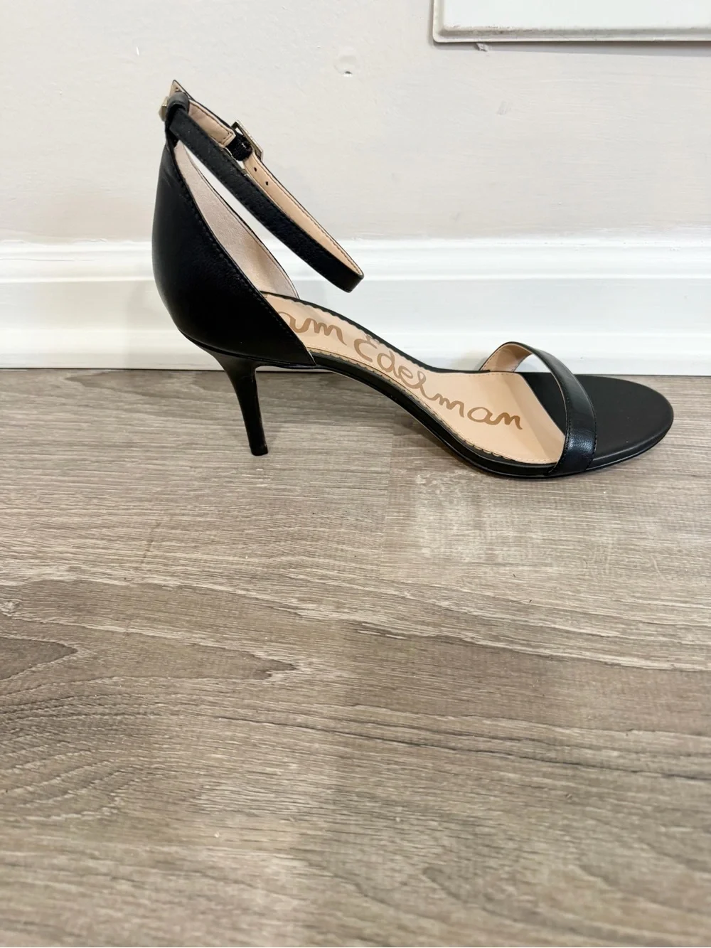 Sam Edelman Black Quiet Luxury Leather Old Money Classic 3” Heels Sandals Size 9